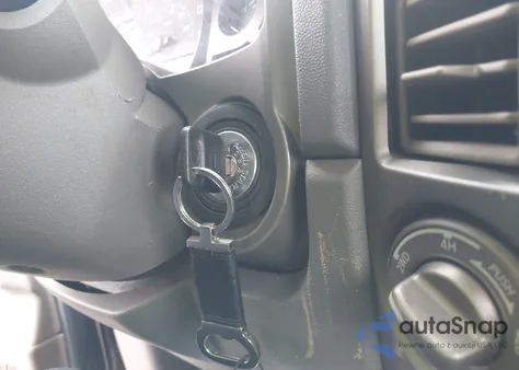 2005 Nissan Titan Se z USA, uszkodzony, nr VIN 1N6AA06B45N514239